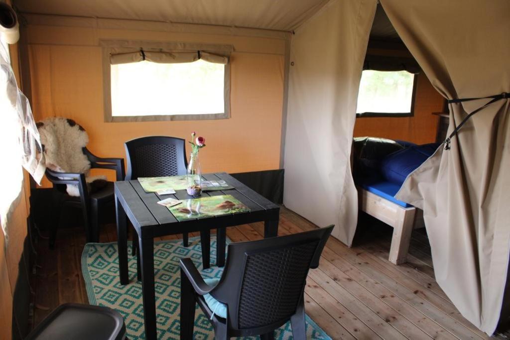 Camping De Waterbuffelfarm Oldemarkt Phòng bức ảnh